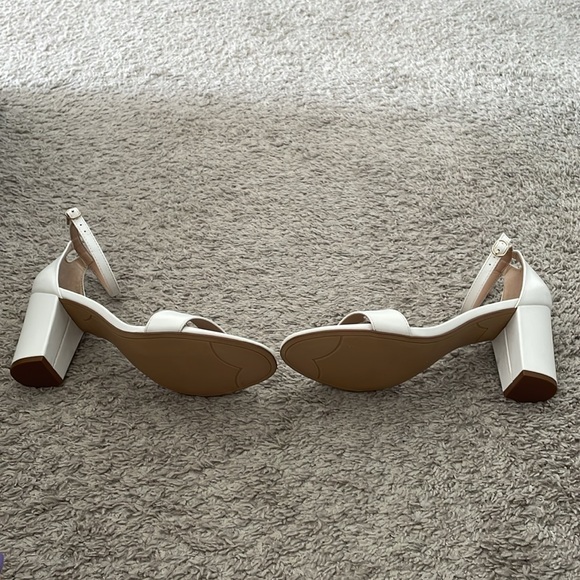 High Heels - Picture 5 of 6